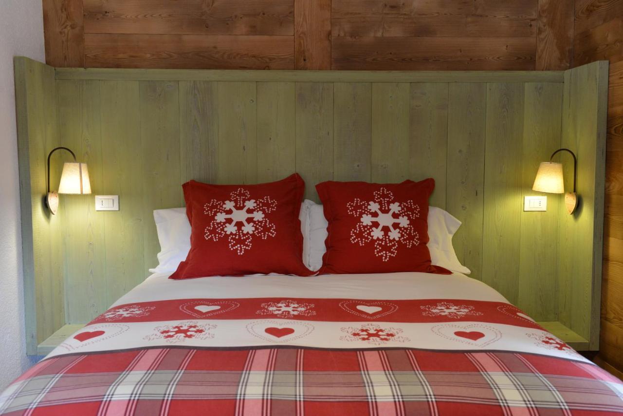 Hotel Petit Dahu - Chambres Et Restaurant Cogne Zewnętrze zdjęcie