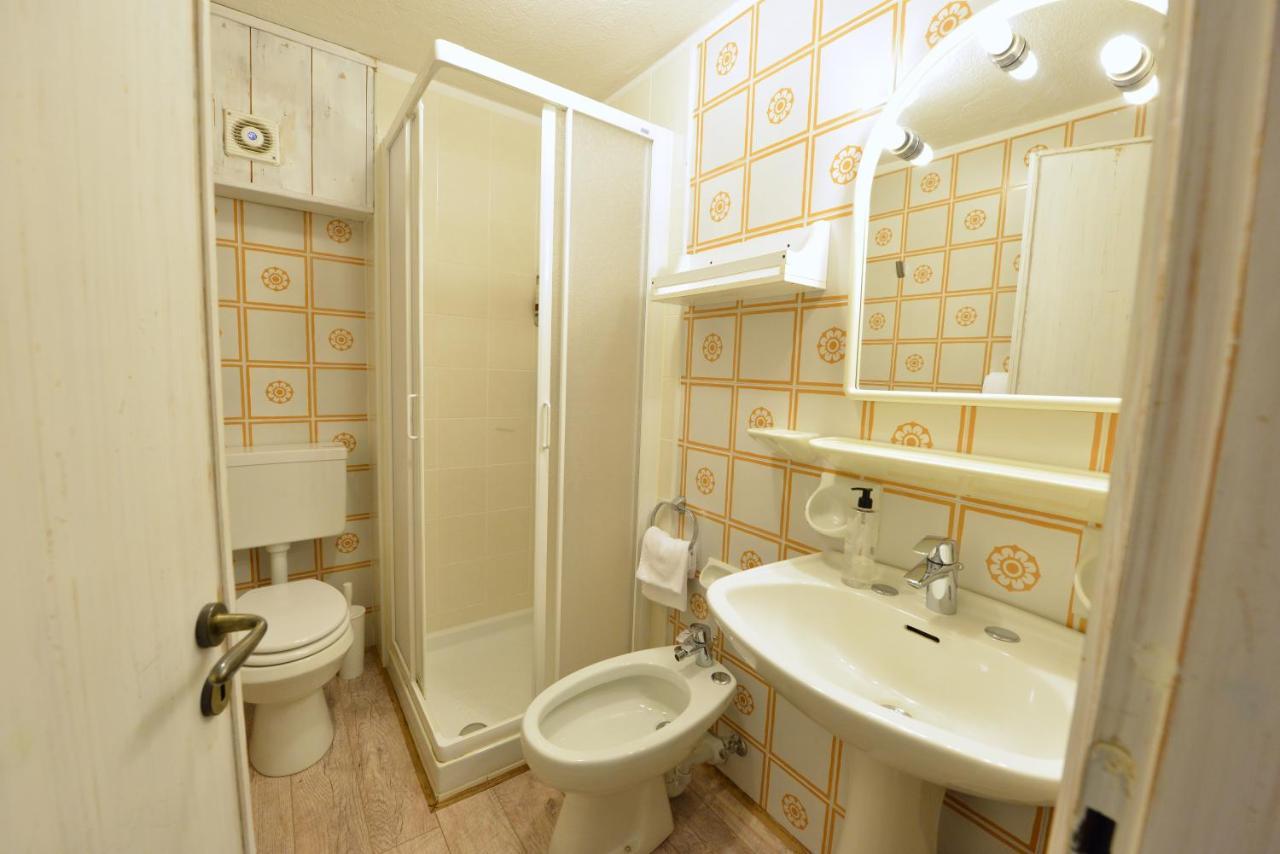 Hotel Petit Dahu - Chambres Et Restaurant Cogne Zewnętrze zdjęcie