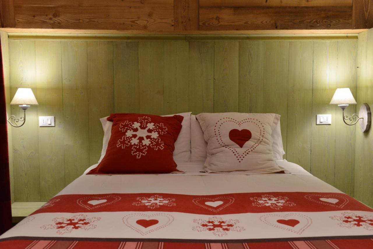 Hotel Petit Dahu - Chambres Et Restaurant Cogne Zewnętrze zdjęcie