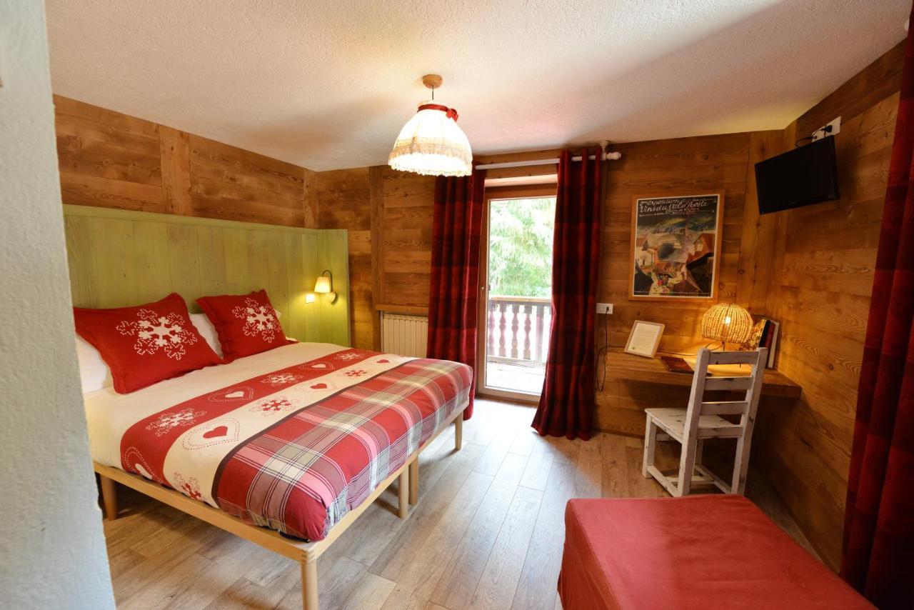 Hotel Petit Dahu - Chambres Et Restaurant Cogne Zewnętrze zdjęcie