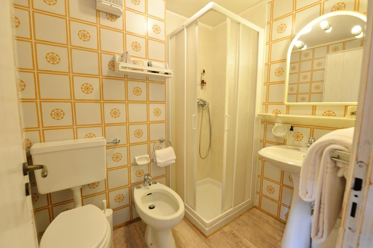 Hotel Petit Dahu - Chambres Et Restaurant Cogne Zewnętrze zdjęcie