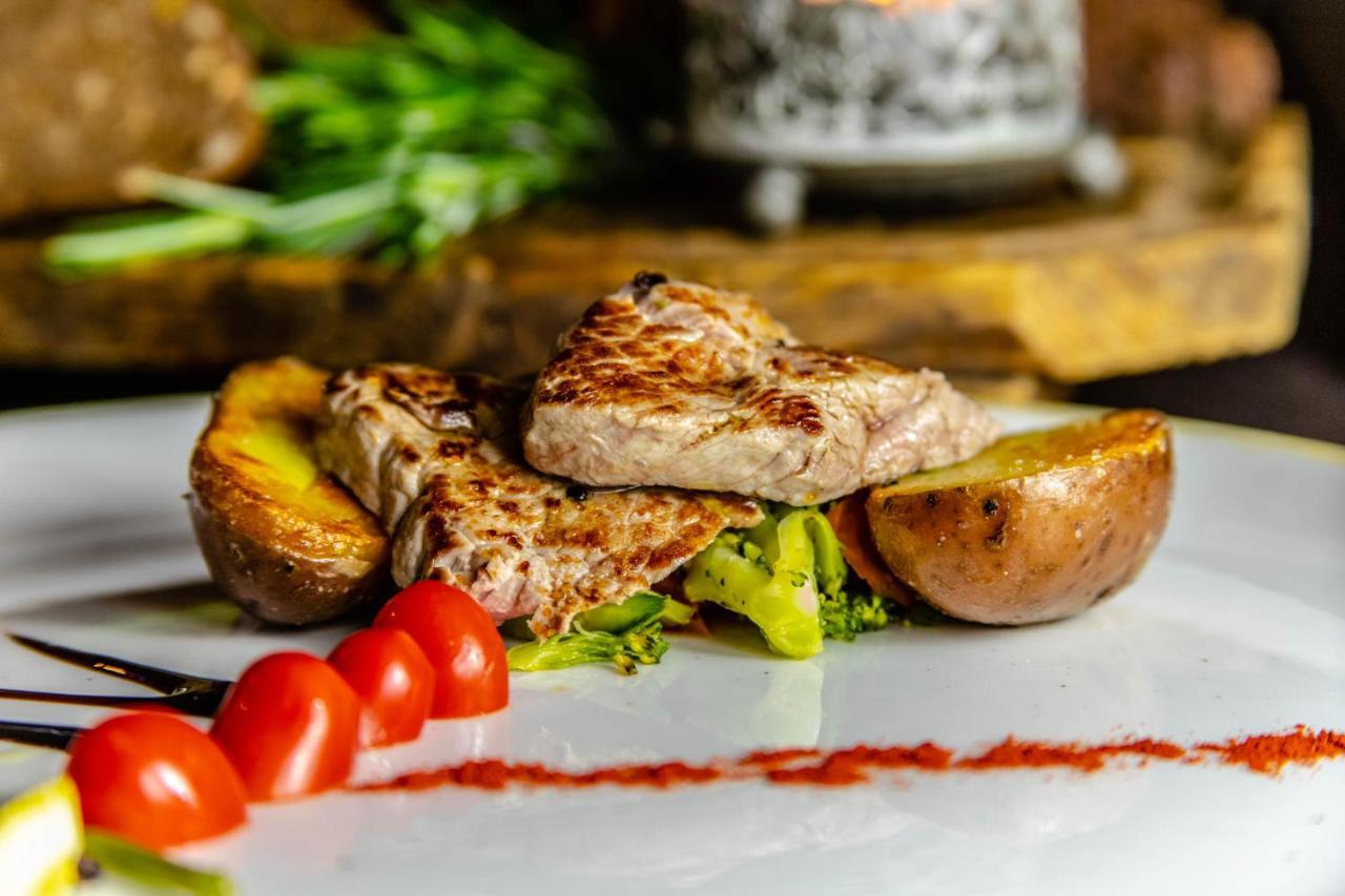 Hotel Petit Dahu - Chambres Et Restaurant Cogne Zewnętrze zdjęcie