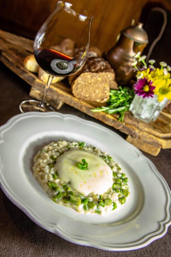 Hotel Petit Dahu - Chambres Et Restaurant Cogne Zewnętrze zdjęcie