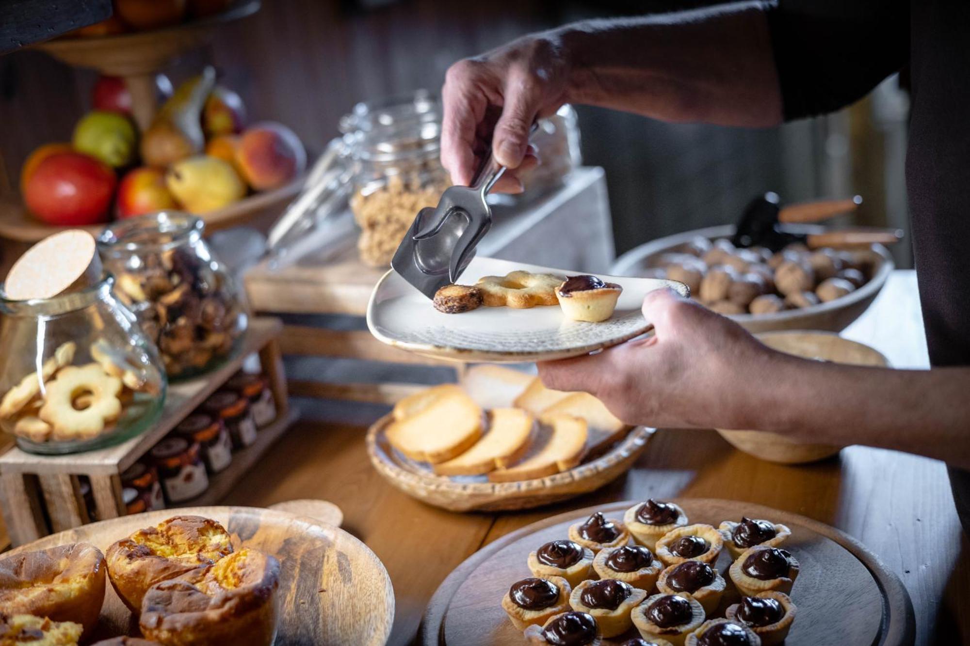 Hotel Petit Dahu - Chambres Et Restaurant Cogne Zewnętrze zdjęcie