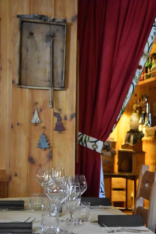 Hotel Petit Dahu - Chambres Et Restaurant Cogne Zewnętrze zdjęcie