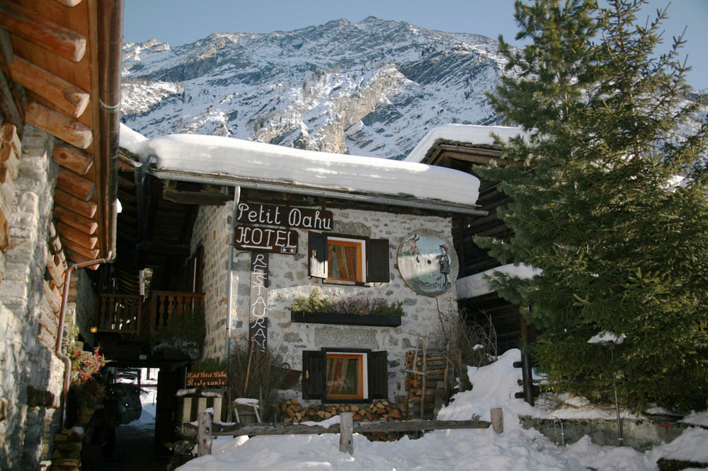 Hotel Petit Dahu - Chambres Et Restaurant Cogne Zewnętrze zdjęcie