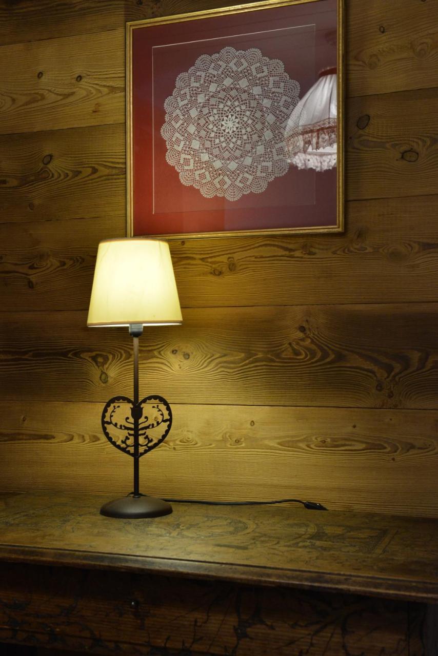 Hotel Petit Dahu - Chambres Et Restaurant Cogne Zewnętrze zdjęcie